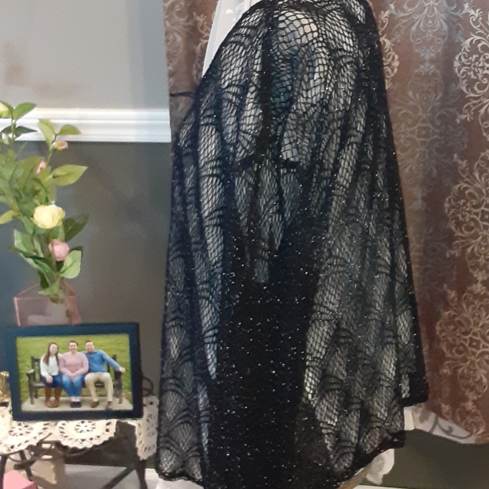 2x Crocheted Shell Pattern Lightweight Jacket - image 2